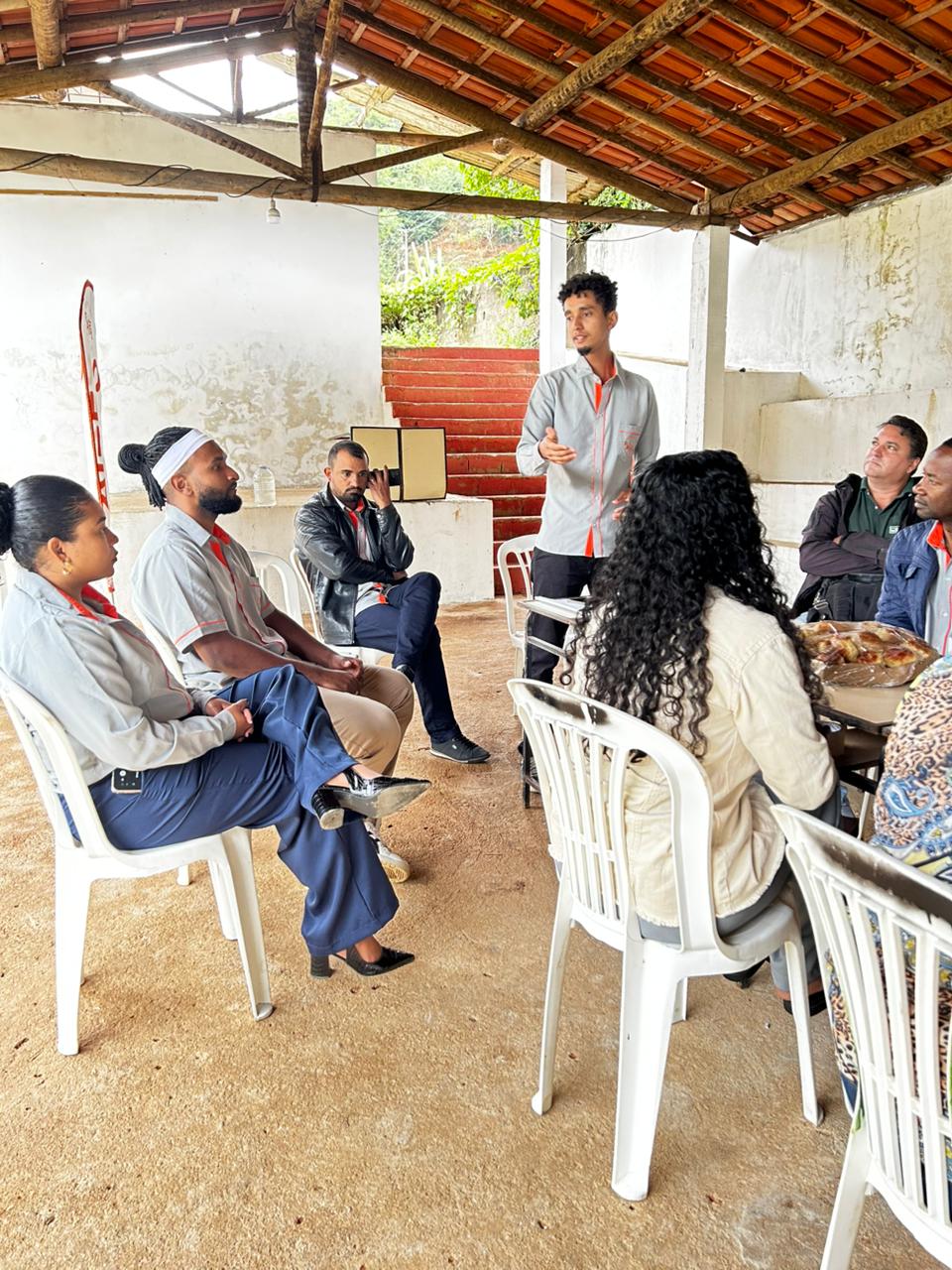Assembleia com agricultores .jpeg